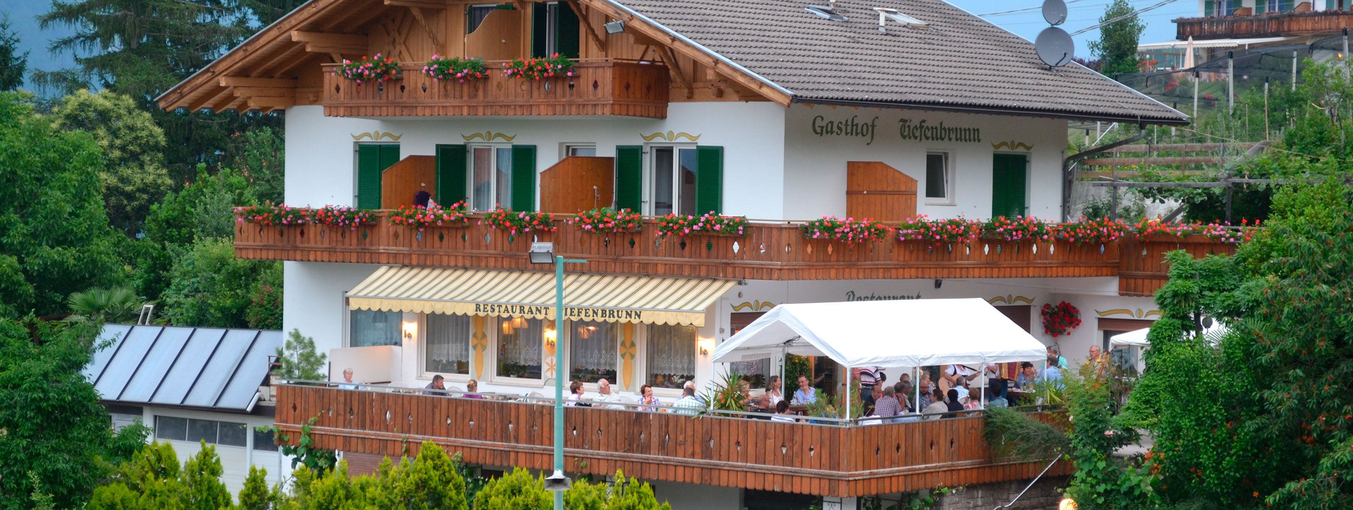 Terrasse vom Gasthof Tiefenbrunn